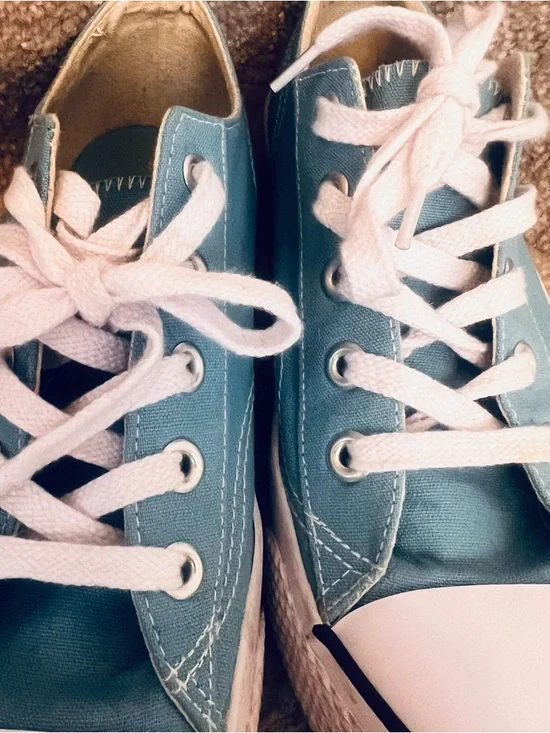 Airwalk Light Blue Low-Top Canvas Sneakers - Picture 5 of 9